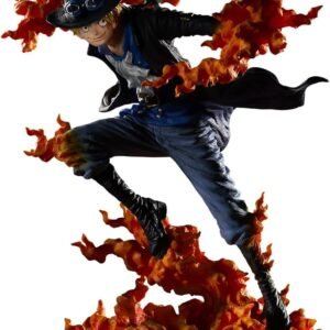 Figurine One Piece Luffy Ace Sabo sur un Canapé 1