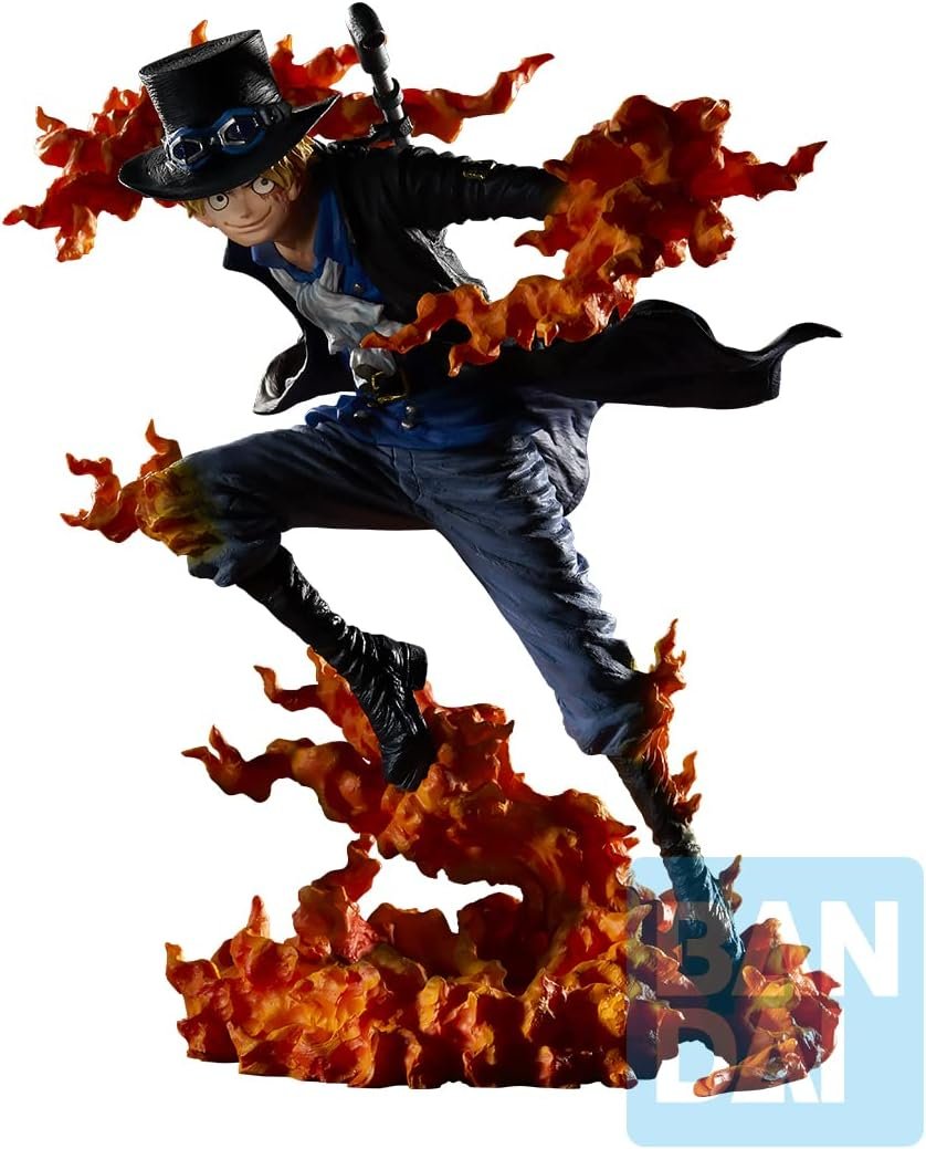 Figurine One Piece Luffy Ace Sabo sur un Canapé