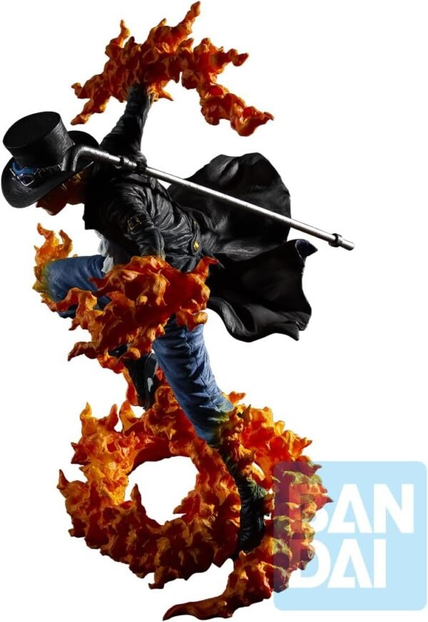 Figurine One Piece Luffy Ace Sabo sur un Canapé 5
