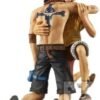One Piece Figurine Luffy et Shanks Dramatic Showcase Chibi Akihabara 3